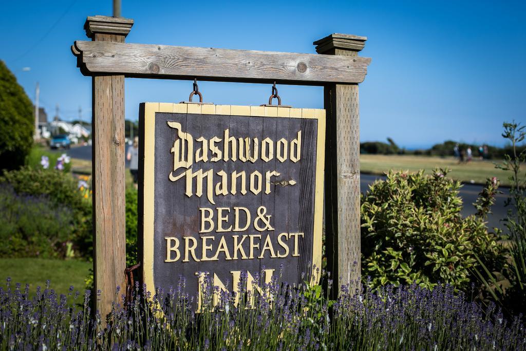 Dashwood Manor Seaside Bed & Breakfast Bed & Breakfast Victoria Room photo